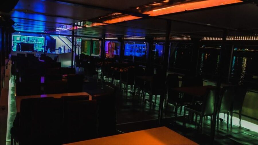 Budapest: New Years Eve Boat Cruise with Unlimited Drinks - The Food and Drinks: What’s Included and What to Expect
