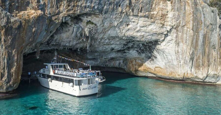 Cala Gonone: Grotta del Bue Marino and Cala Luna Boat Tour - Valuing the Experience
