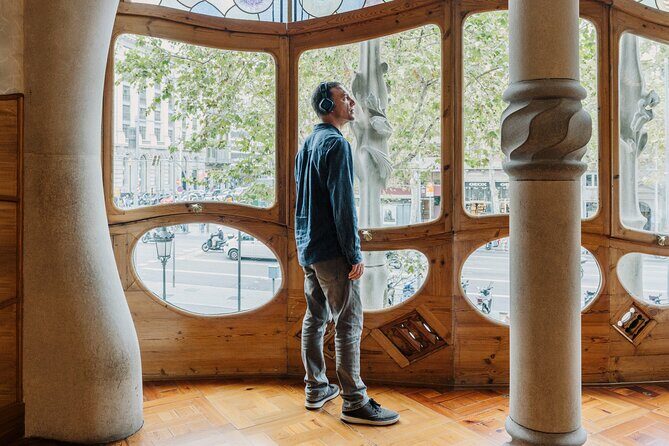 Casa Batlló First Access Insider Tour With Chocolate Breakfast - Authentic Experiences and Hidden Gems