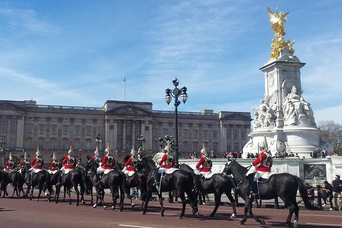 Changing of the Guard Guided Walking Tour in London - What’s Included and What’s Not