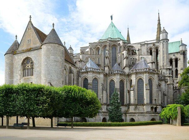 Chartres and Versailles Private Full-day tour - Potential Considerations
