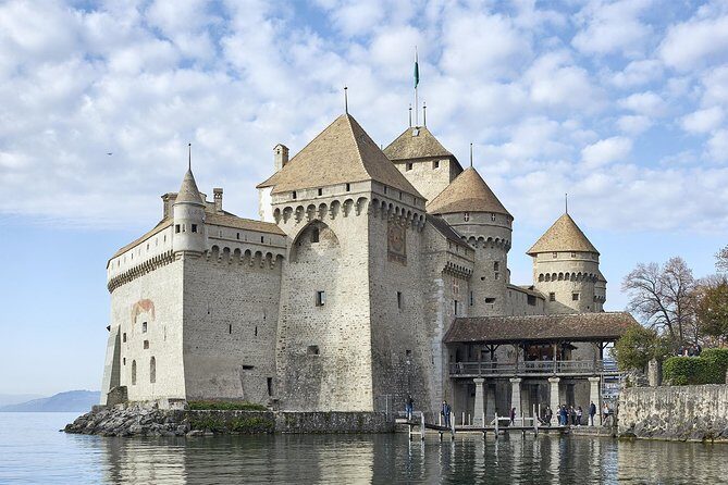 Chillon Castle Entrance Ticket in Montreux - Guided and Self-Guided Exploration