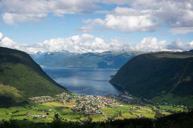 Cidery Day Tour with a Fjord Cruise from Bergen - Deep Dive: Transportation, Timing, and Group Size