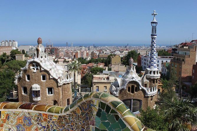 Contrasts Barcelona Tour in a Small Group with Hotel Pickup - Practicalities and What to Expect