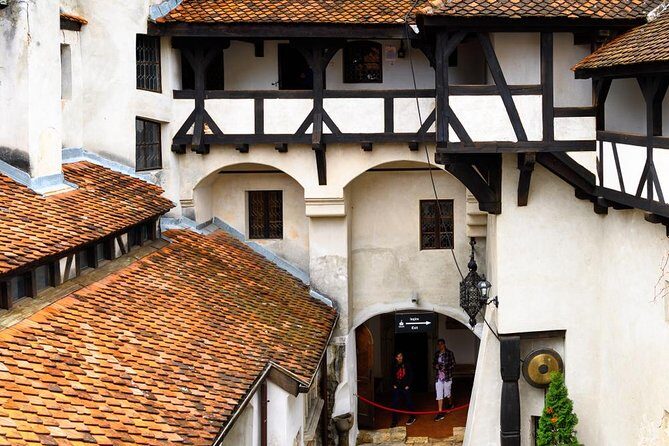 Day trip to Dracula's Castle, Peles Castle and Medieval Brasov - Authenticity and Value