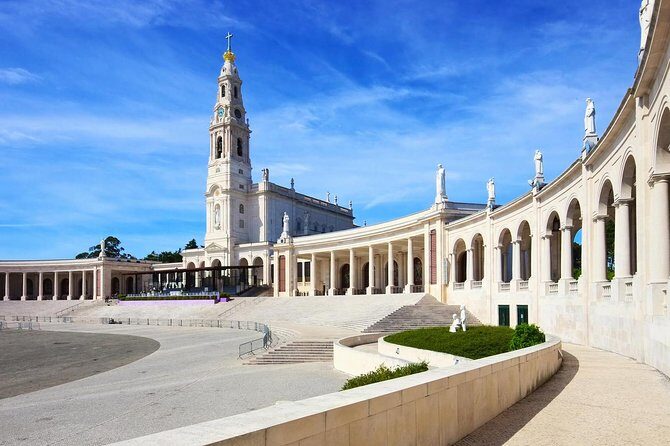 Day trip to Fatima, Batalha Monastery, Ericeira and Òbidos - Authentic Experiences and Insider Tips