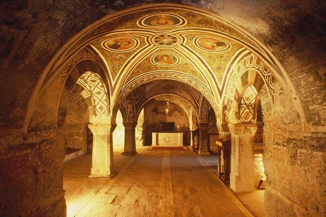 Delphi and Hosios Loukas Monastery Full Day Private Tour - Exploring Arachova: More Than Just a Mountain Village