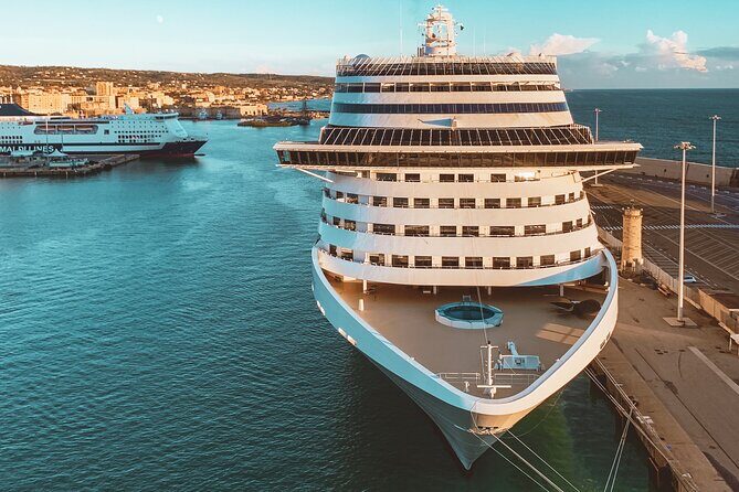Deluxe transfer from Cruise port to Rome - Ease of Arrival and Greeting