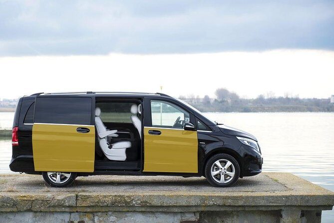 Departure Private Transfer: Barcelona City to Barcelona Airport - The Vehicle and Comfort Level
