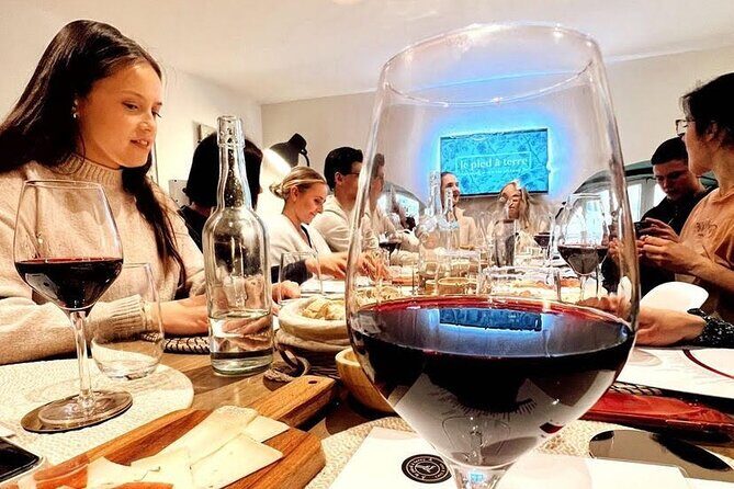 Discover Bordeaux vineyard : special wine tasting with two cellar men brothers - Who Should Book This Bordeaux Wine Tasting?