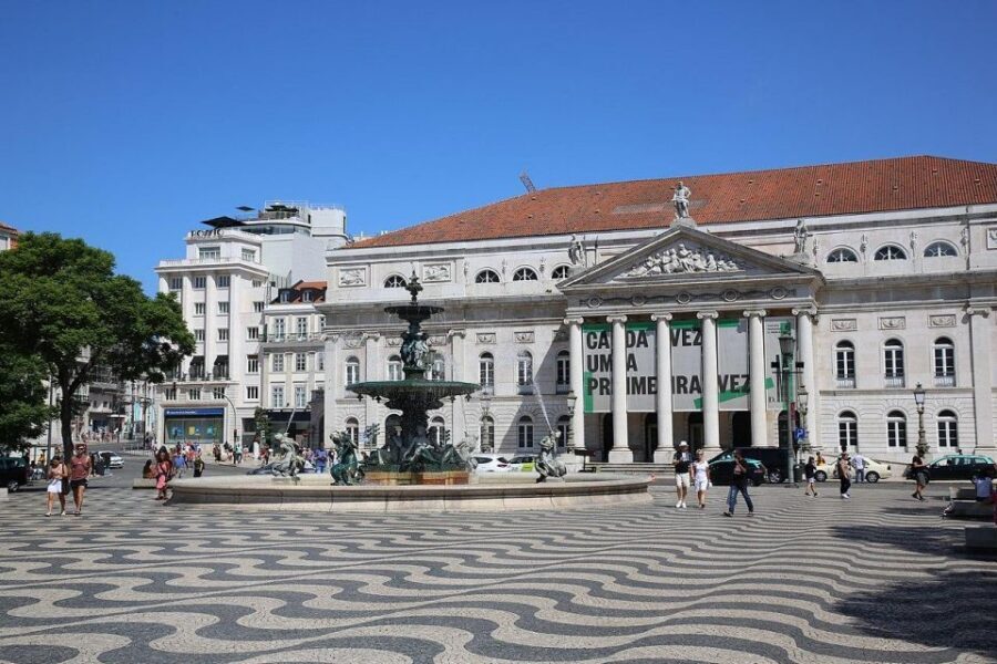 Discover Lisbon: Full Day City Tour - Who Is This Tour Best Suited For?