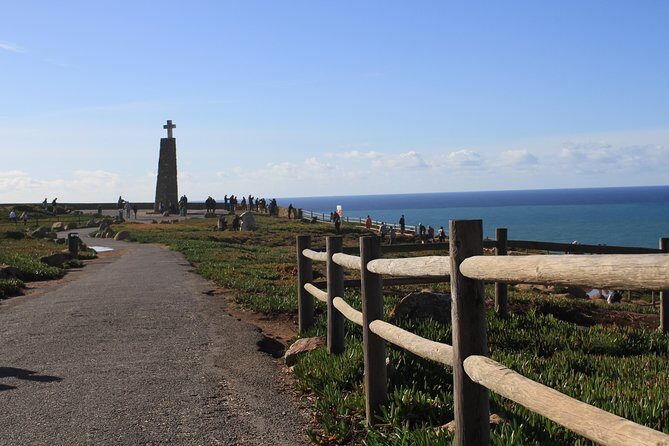 Discover Sintra and Cascais by comfy van - Private Full Day Tour - FAQs