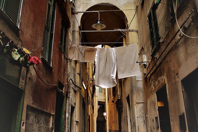 Discover the secrets of Genoa with a storyteller! - The Sum Up