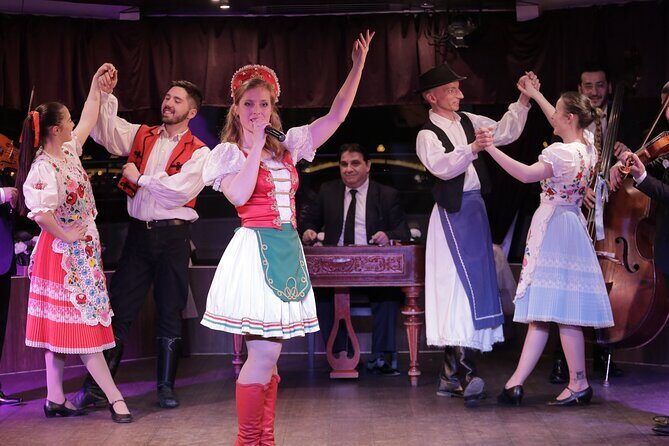 Drinks and Folklore Show Cruise in Budapest - Who Will Love This Cruise?
