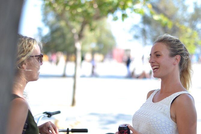 E-Bike tour in Barcelona with English Guide - Stops and Sight Descriptions: What to Expect