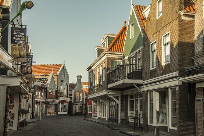 e-Scavenger hunt Volendam: Explore the city at your own pace - Who Will Love This Tour?