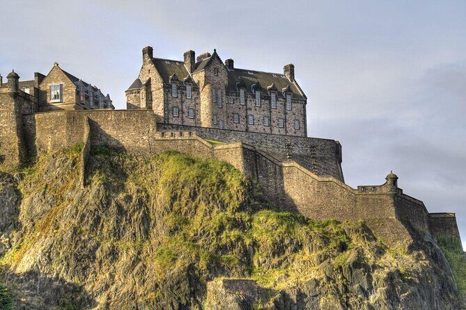 Edinburgh Castle Guided Walking Tour in English - In-Depth Analysis of the Itinerary
