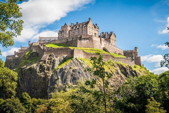 Edinburgh Custom Private Walking Tour With A Guide (Private Tour) - What You Can Expect at Each Stop