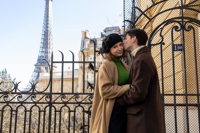 Eiffel and La Seine Photo Shoot - Paris Photographer - The Practical Side: Pros and Cons