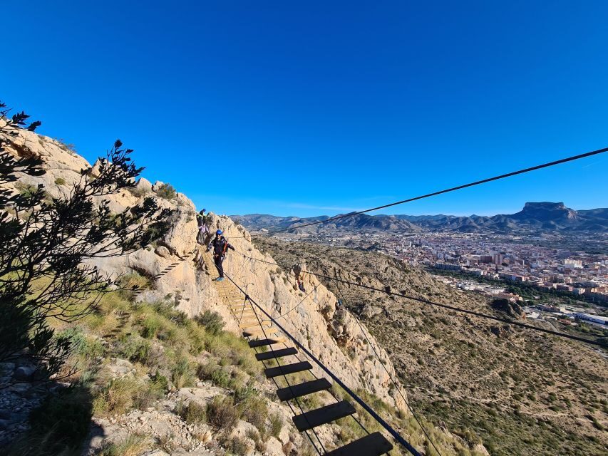 Elda: Ferrata Bolón, tirolina récord. - Review Snippets and Insights