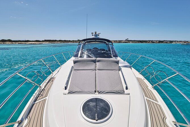 Enjoy an unforgettable experience with the Elegant CRANCHI 47 - Why It’s a Great Choice