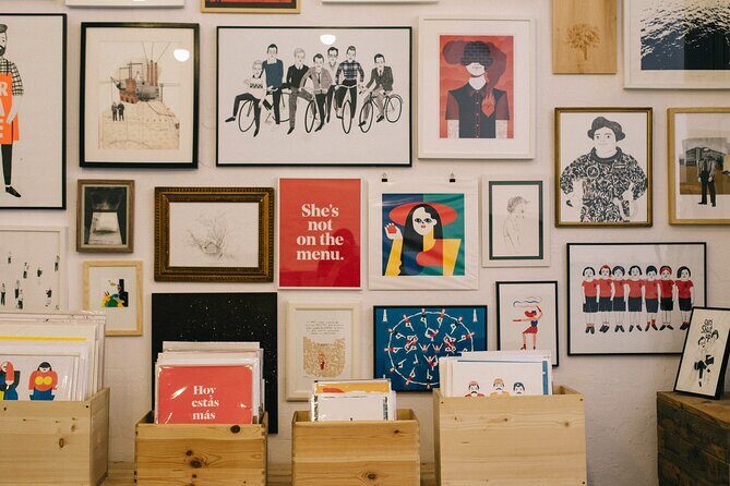 Exclusive gallery walk in Barcelonas art district - Practical Details and What to Expect