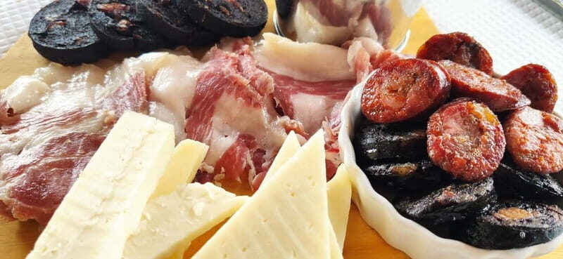 Faro food tour (with drinks) & city highlights - 10 tastings - The Sum Up