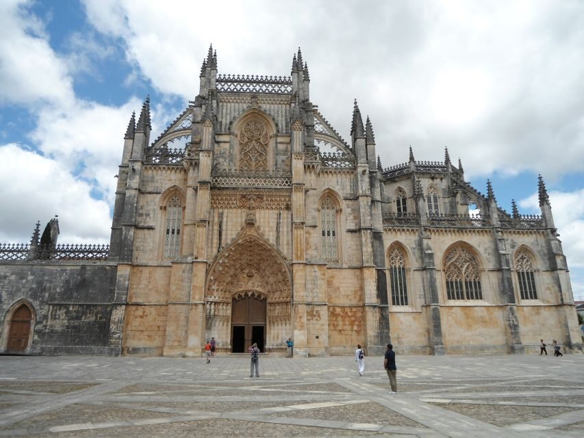 Fátima, Batalha, Alcobaça, Nazaré and Óbidos Private Tour - A Deep Dive into the Day