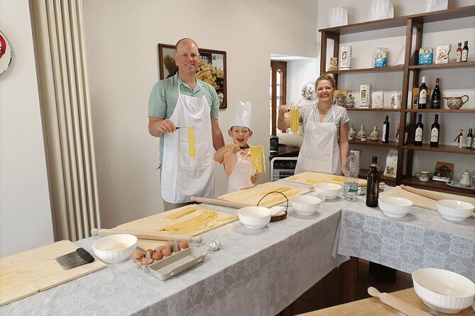 Fettuccine & Ravioli Class in Assisis Home-Style Cooking School - An In-Depth Look at the Assisi Pasta and Tiramisu Class