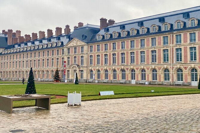 Fontainebleau, Versailles, Trianon Small group from Paris - In-Depth Review of the Experience