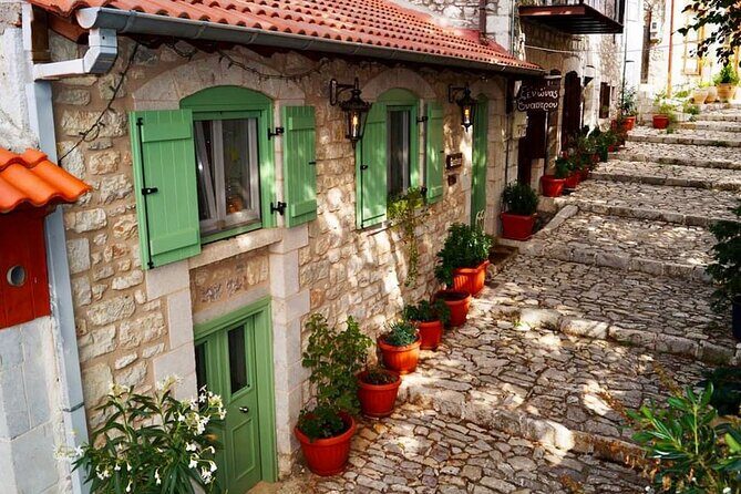 Full Day Private Trip to Traditional Villages in Arcadia & Clifftop Monastery - Food & Local Flavors