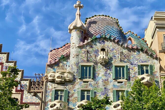 Gaudí and Barcelona Legends Walking Tour - Casa Batlló: Gaudí’s Artistic Marvel