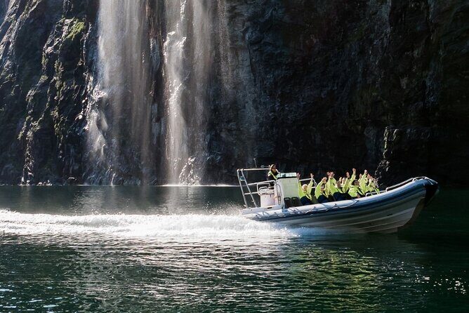 Geiranger: RIB Fjordsafari Geirangefjord - The Authenticity and Authentic Experience