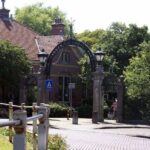 Giethoorn Private Tour from Amsterdam in Jaguar S Type - Practical Details