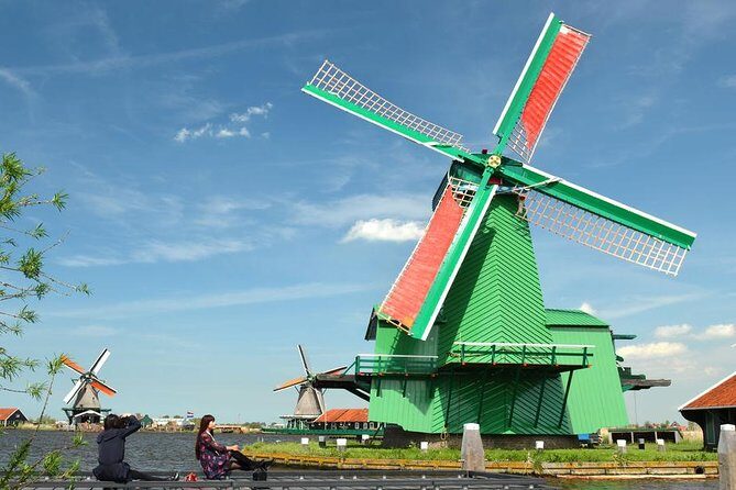 Giethoorn, Zaanse Schans Windmills Guided Day Trip from Amsterdam - Frequently Asked Questions