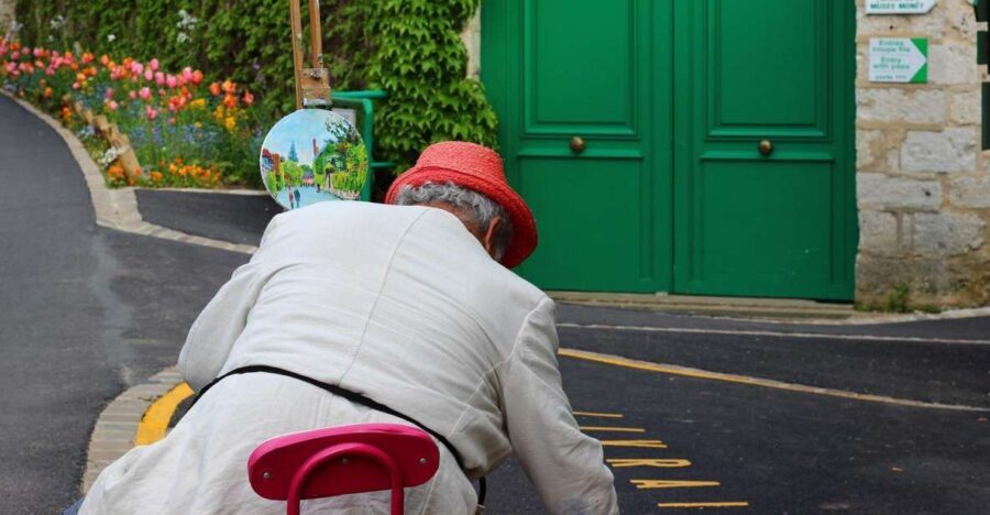 Giverny Village Walking Tour & Skip-the-Line to Monet Garden - Who Is This Tour Best For?