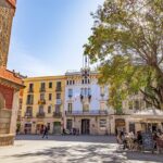 Gracia District Private Tour with Vermouth & Food Tastings - Detailed Breakdown of the Itinerary