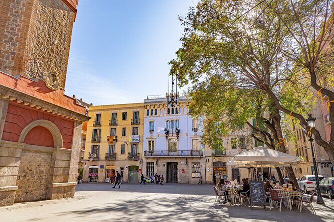 Gracia District Private Tour with Vermouth & Food Tastings - Detailed Breakdown of the Itinerary