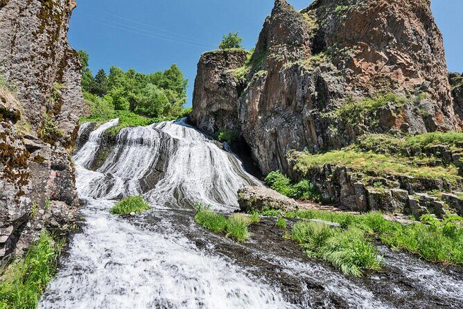 Group Tour: Lake Sevan, Hayravank, Noratus, Jermuk, winery - Transportation and Group Size