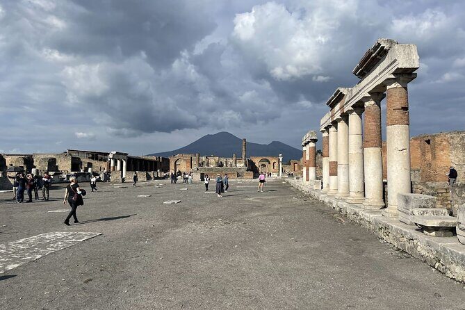 Guided Tour Pompeii And Vesuvius from Positano Skip the Line - What’s Included and What to Consider