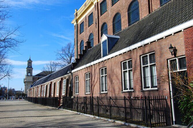Hardships of the Past Amsterdam WW2 Private Walking Tour - What Makes This Tour Stand Out?