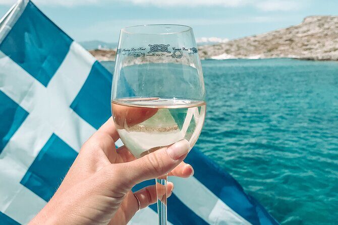 Heraklion: Dia Catamaran Tour, Lunch, Open Bar & Snorkeling - Arriving at Dia Island