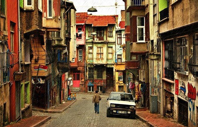 Istanbul Off the Beaten Path Tour with Guide, Lunch and Transfers - Transport and Group Size: Practical Details