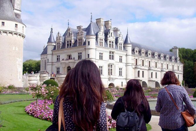 Loire Valley Day Tour Chambord and Chenonceau plus Lunch at a Private Castle - What Makes This Tour Stand Out