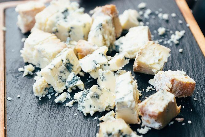 London Cheese Crawl & Walking Tour - Detailed Breakdown of the Tour
