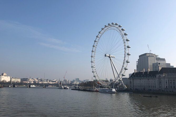 London Highlights Private Car with Driver Guide - The Experience: Comfort Meets Convenience