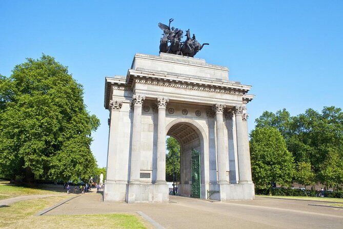 London Rogues and Rebels - Authentic Insights from Reviewers