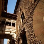 Love in the Gothic Quarter Barcelona: Self-Guided Romantic Walk - Who Should Consider This Experience?