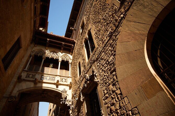 Love in the Gothic Quarter Barcelona: Self-Guided Romantic Walk - Who Should Consider This Experience?