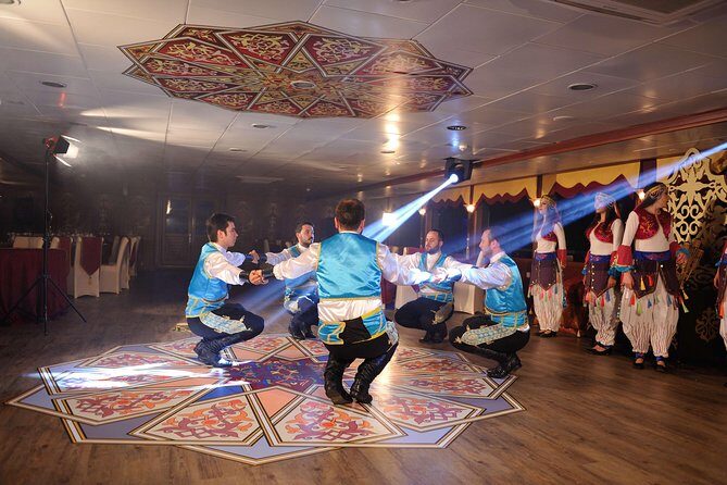 Luxury Bosphorus Dinner Cruise & Shows Private Table & Free Wi-Fi - Who Will Love This Experience?